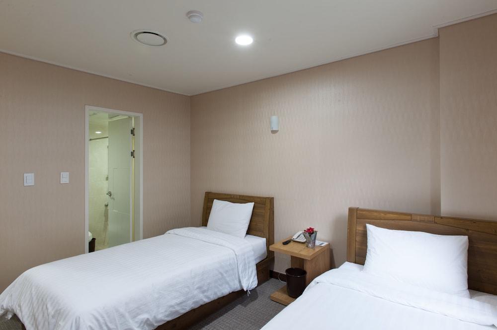 Benikea Hotel Flower Seoul Bagian luar foto