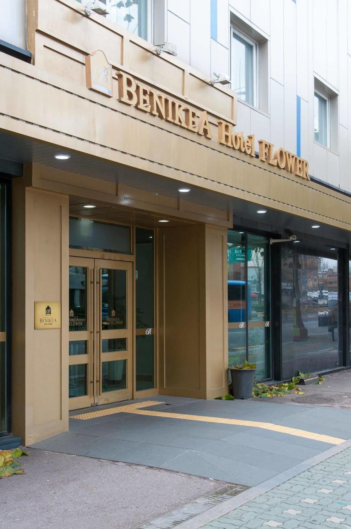Benikea Hotel Flower Seoul Bagian luar foto