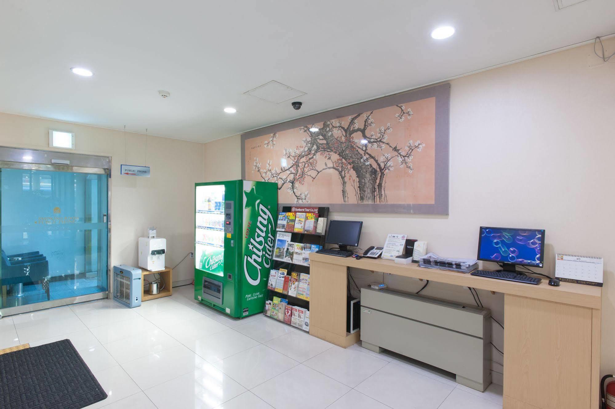 Benikea Hotel Flower Seoul Bagian luar foto