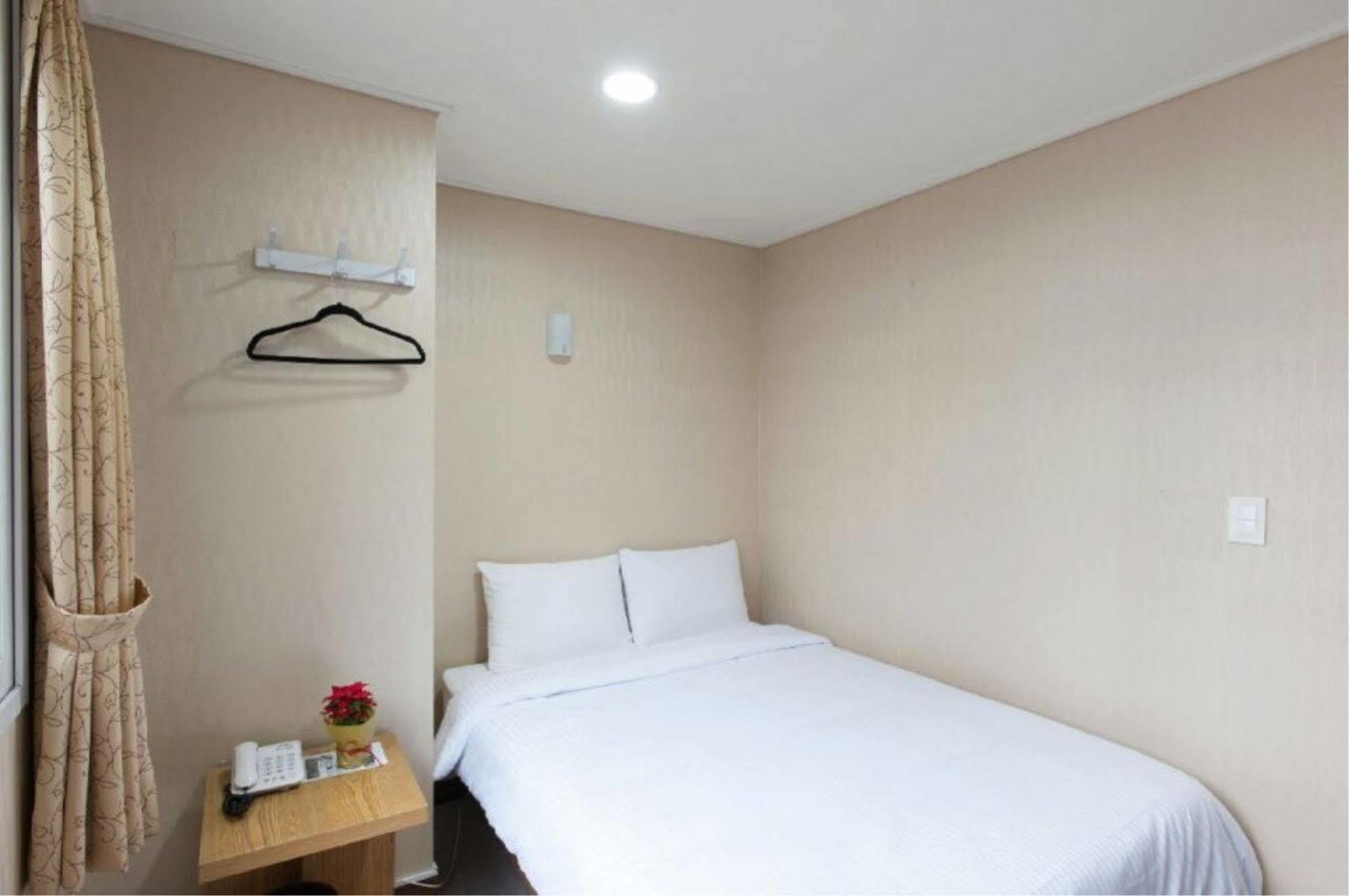 Benikea Hotel Flower Seoul Bagian luar foto