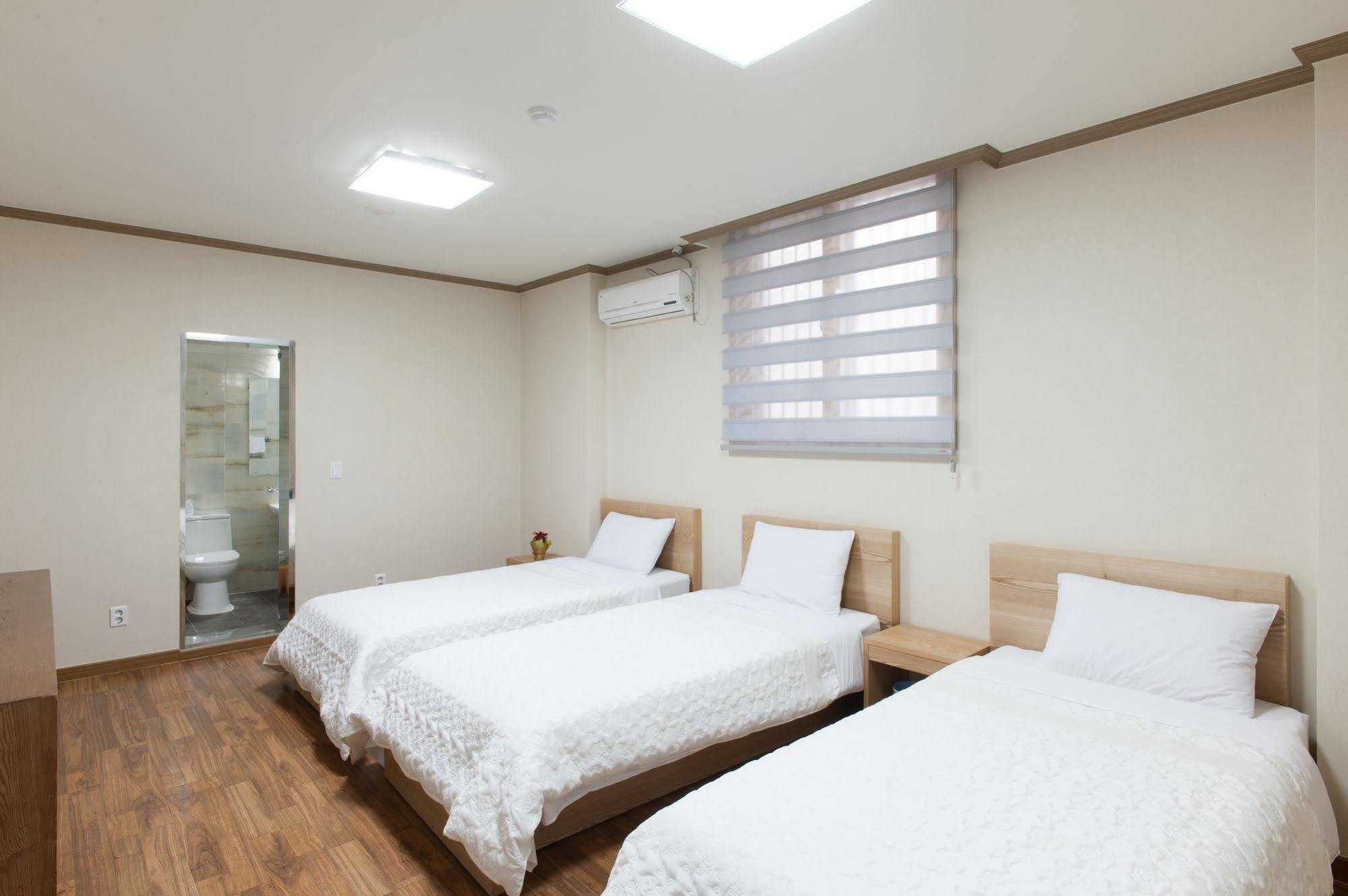 Benikea Hotel Flower Seoul Bagian luar foto