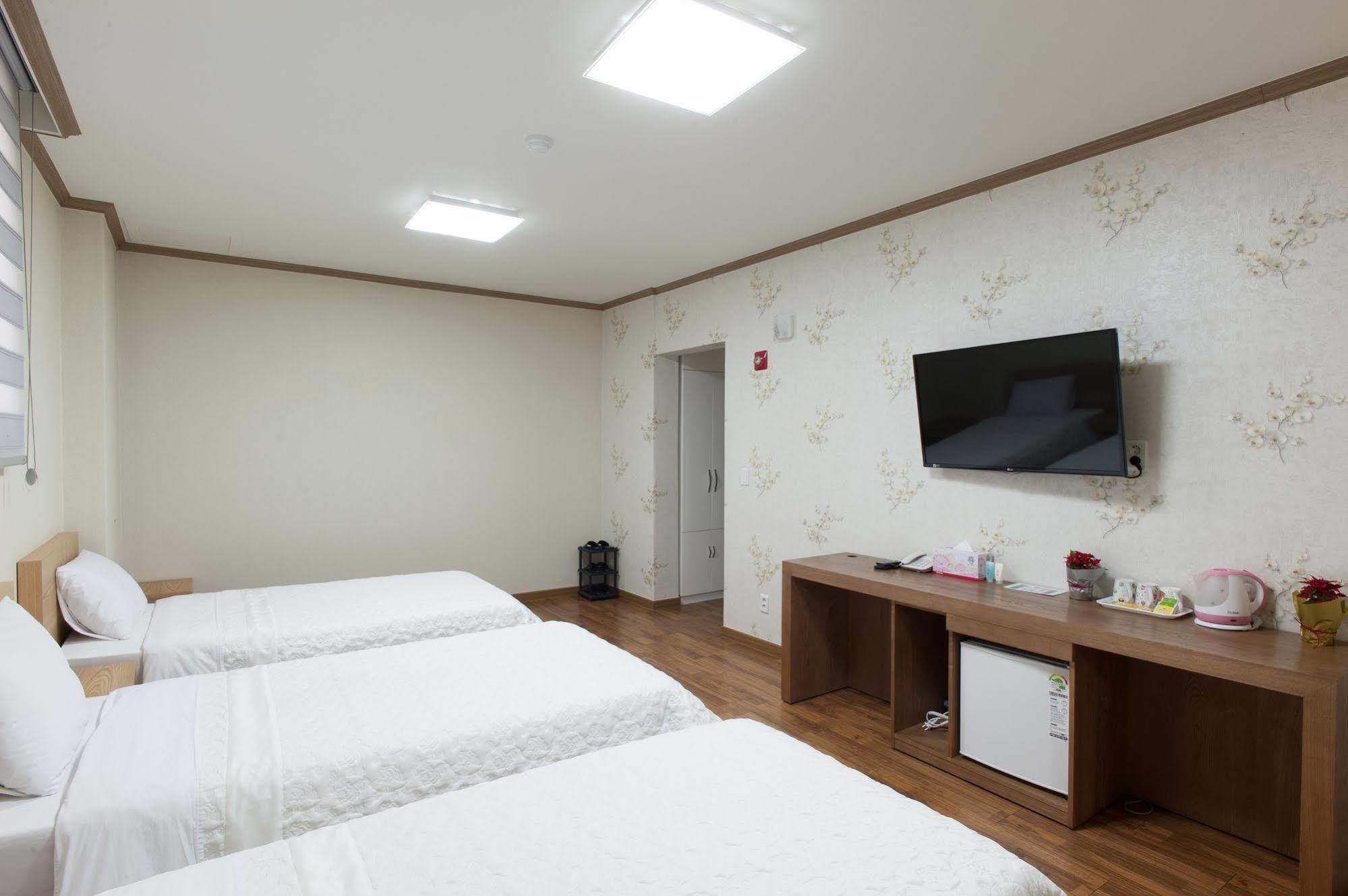 Benikea Hotel Flower Seoul Bagian luar foto