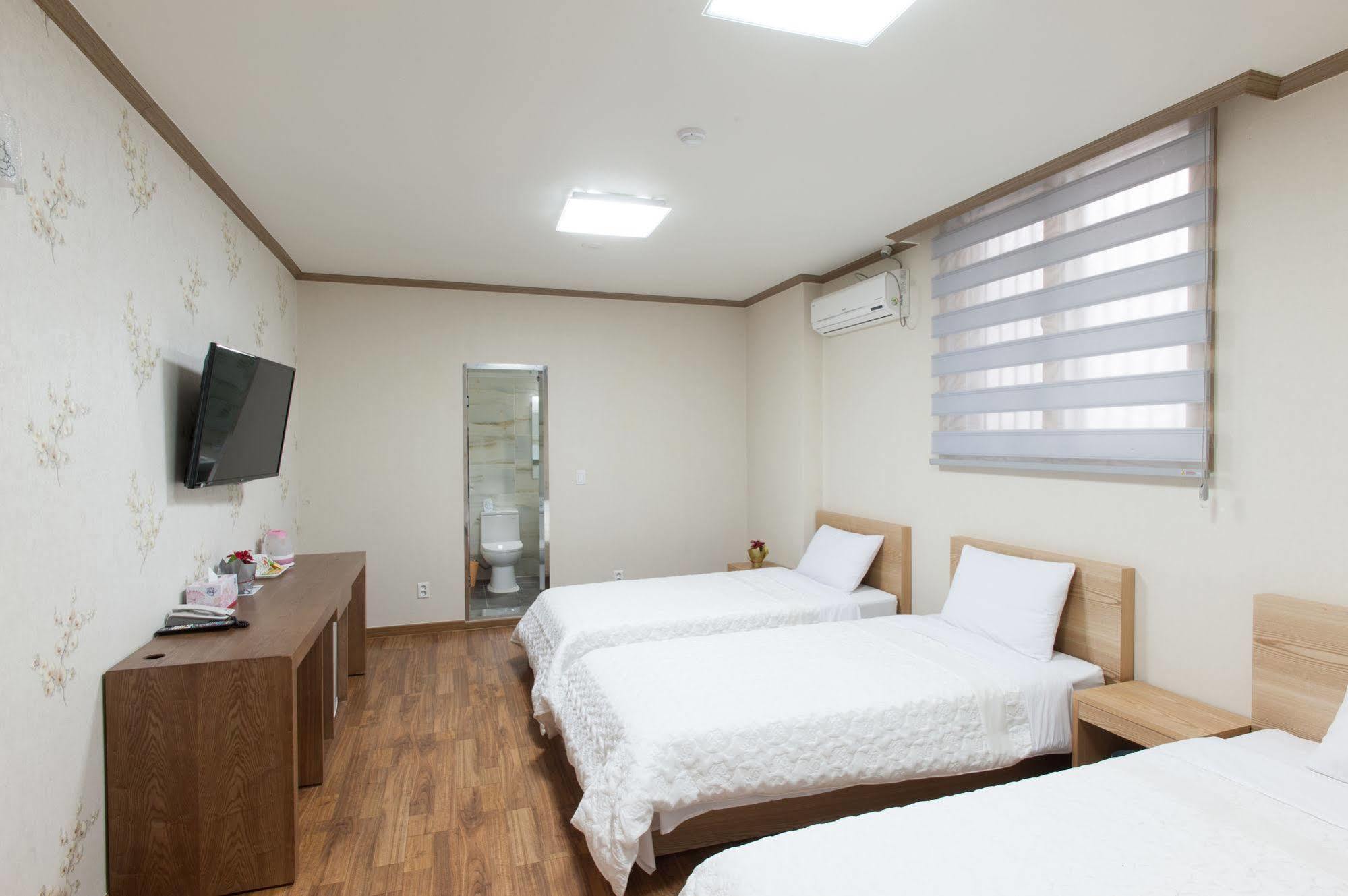 Benikea Hotel Flower Seoul Bagian luar foto